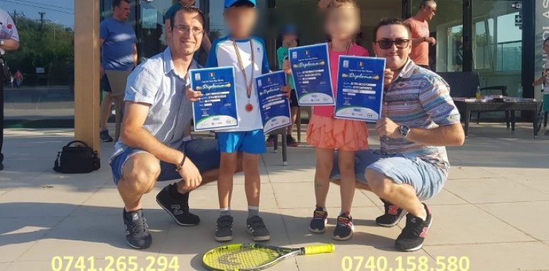 Inchirieri terenuri de tenis de camp Braila | Lectii / Cursuri tenis de camp pentru copii